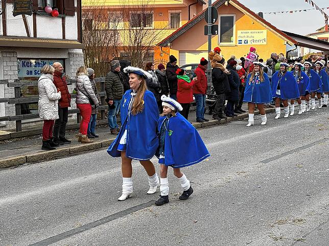 Bild 10: 50. Gründungstag der Mimmenhausener Bierkärhexen: Unsere Bildergalerie vom Umzug in Mimmenhausen