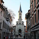 Blick auf die Lutherkirche direkt an der Laube.