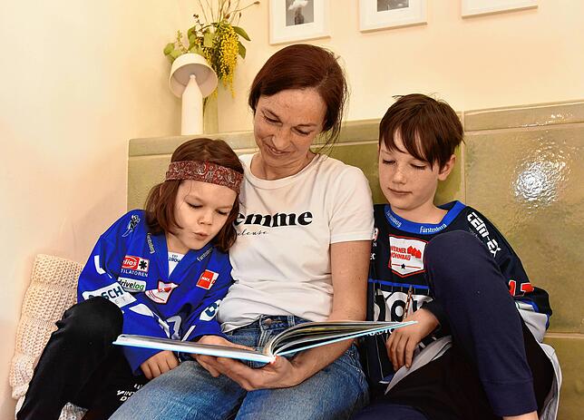 Vor dem heimischen Kachelofen kann dann auch mal ein Buch gelesen werden.