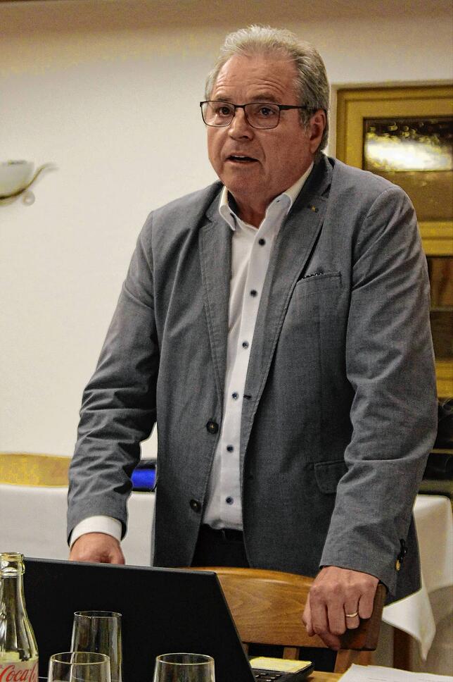 Ulrich Christ arbeitet an einer Biografie der beliebten Donaueschinger Lehrerin Elisabeth Stierle. In einem Vortrag berichtet er von den ...