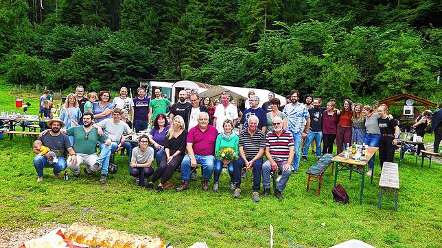 Ehemalige Teilnehmer, Mitbegründer, Leiter und Helfer des Zeltlagers Benistobel im Deggenhausertal kamen zum 50-jährigen Jubiläum ...
