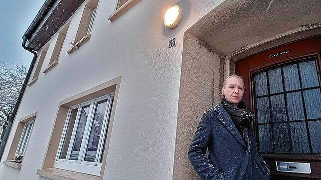 Jennifer Schau-​Schniedermeier ist für das Donaueschinger Ordnungsamt für die Obdachlosen-Unterkunft in der Baarstraße zuständig.