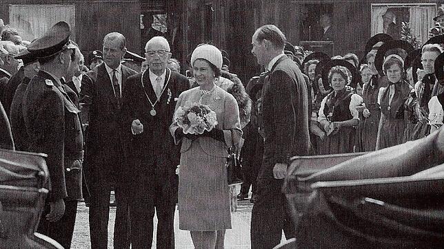 Queen Elisabeth II. in Salem. 1965 stand aufgrund dieses Besuchs der gesamte Ort Kopf.