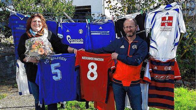 Ende einer Familientradition: 58 Jahre lang wurden bei der Familie Eckert/Schillinger in drei Generationen die Trikots des FC Binzgen ...