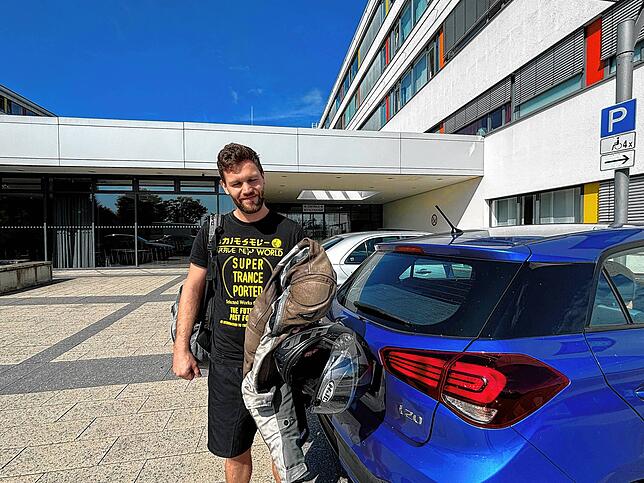 Aaron Köser hat eine Großmutter, die sehr schlecht zu Fuß ist, ins Klinikum begleitet. Die 15-Minuten-Frist hält er für zu kurz.