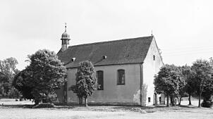 Eine Zeugnis der Vergangenheit: Die Nenzinger Martinskapelle auf einer alten Glasplatte von Gustav Hotz.