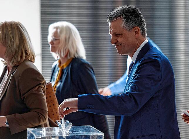 Der designierte Kanzleramtschef Thorsten Frei (CDU) gibt seine Stimme ab – zum zweiten Mal.