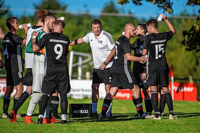 Bild 14: Spvgg. Andelsbach gewinnt mit 4:1 gegen den SC Niederhof/Binzgen &ndash; und wir haben Bilder!