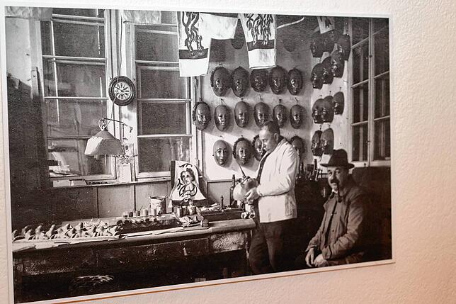 Historische Bilder sind die Vorlagen für die Szenen in der diesjährigen Jaag-Ausstellung im Franziskanermuseum.
