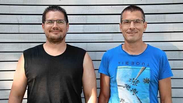 Steffen Bauer und Stephan Wien (von links) kümmern sich normalerweise um die Schwimmkurse. Die finden nur aktuell nicht statt. Bilder: ...