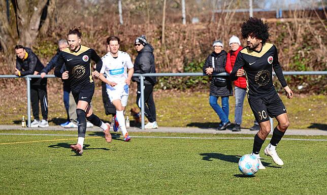 Bild 14: Unsere besten Bilder vom 2:1-Sieg des TSV Singen gegen den VfR Hausen