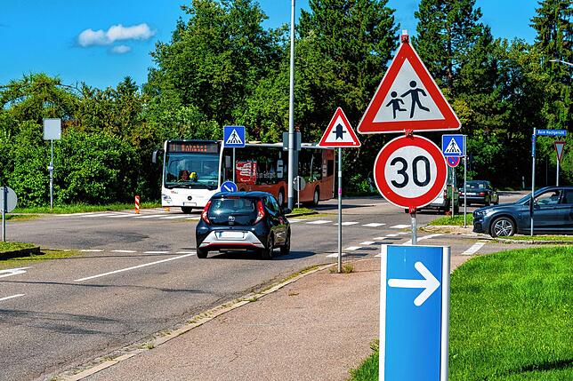 Am Zebrastreifen in der Vöhrenbacherstraße galt 2021 vorübergehend Tempo 30 – aus Sicheheitsgründen.