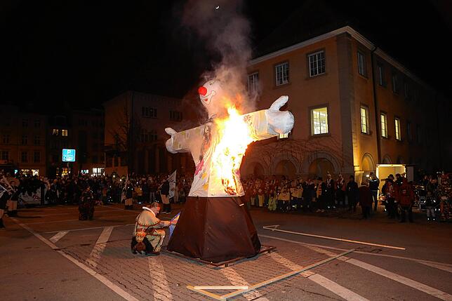 Bild 4: Der letzte Akt &ndash; Verbrennung der Fasnacht auf dem Stephansplatz 2024 (2)