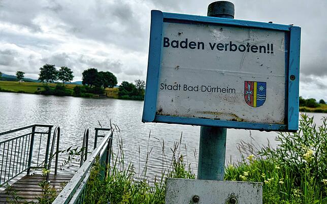 Seit dem Jahr 2021 ist das Baden am Sunthauser See verboten.