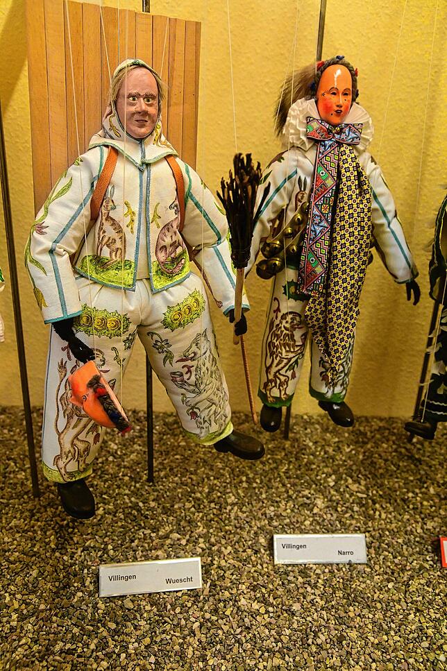 Der Villinger Narro (rechts) und der Wuescht geben sich im Narrenmuseum Ortenberg ebenfalls die Ehre.