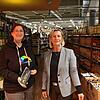 Katrin Zorn (links) und Sabine Seibl, Geschäftsführung des Edeka Baur, im Supermarkt während der stillen Stunde, während der unter ...