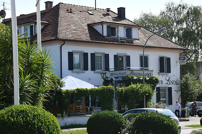 Oder ist hier der Platz für ein neues Hotel? Die Linde an der Goethestraße war schon einmal ein Hotel. Das Grundstück soll im ...