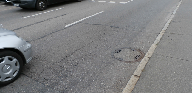 Seit der letzten abschnittsweisen Sanierung des Fahrbahnbelags im Jahr 2017 hat sich der Zustand der Straße den Angaben aus dem ...