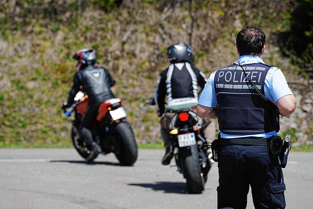 Geschafft! Nach der Kontrolle kann die Schwarzwald-Tour weitergehen.