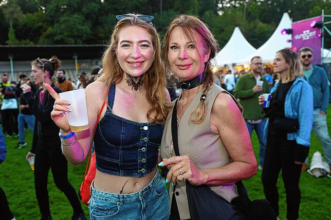 Bild 7: Konstanz: Wummernde Bässe, lässige Outfits und eine gute Zeit: Festival startet im Bodensee-Stadion