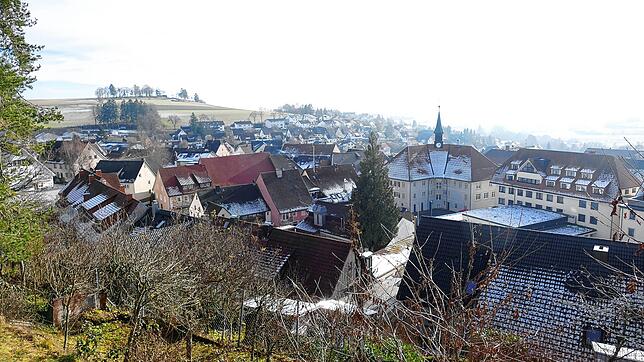 Die Hebesätze zur Berechnung der Grundsteuer steigen. Insbesondere Eigentümer großer Privatgrundstücke in der Kernstadt Bonndorf werden ...