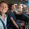 Anouk und Camillo mit einigen freundlichen Soldaten an einem der zahlreichen Militär Checkpoints im Irak kurz vor der Hauptstadt ...