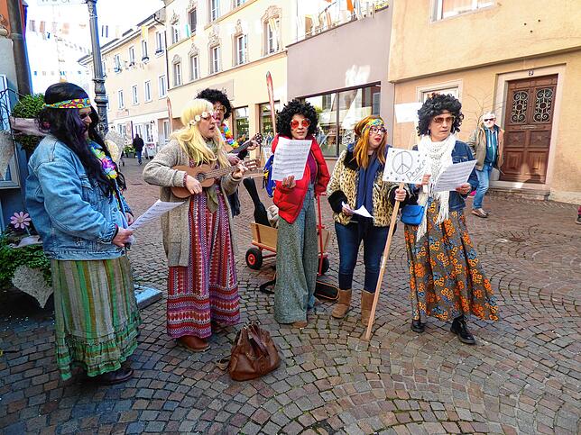 Flower power: Die Friedensbotschaft war brandaktuell.
