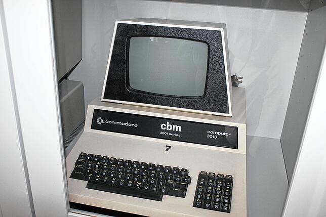 Versteckt in einem hinteren Winkel der Hohentwiel-Gewerbeschule steht noch ein Commodore 64. Das Museumsstück weckte in den 1980er ...