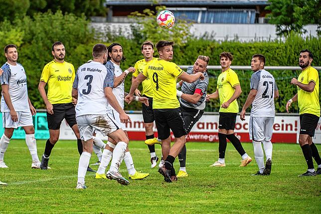 Bild 3: VfB Waldshut bezwingt den FV Herbolzheim mit 3:2 &ndash; und wir haben Bilder!