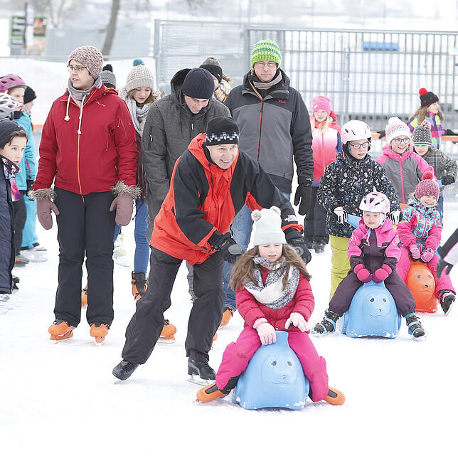 Bild 21: Bilder vom SÜDKURIER-Aktionstag auf der Blumberger Eisbahn