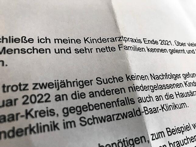 Mit einem Brief informiert der Villinger Kinderarzt Christoph Leonhardt über seine Praxisschließung. Trotz zweijähriger Suche hat der ...