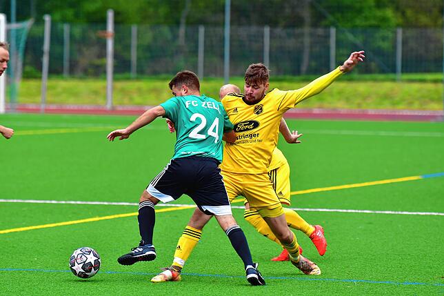 Bild 11: SV Schwörstadt siegt glücklich mit 1:0 beim FC Zell II &ndash; und wir haben Bilder!