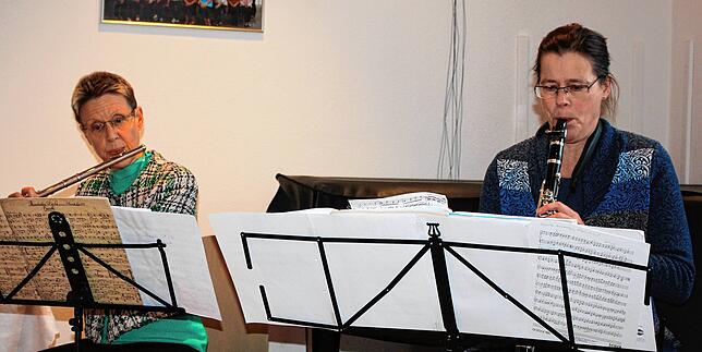 Musikalische Unterhaltung gab es am Neujahrsempfang von Eva Bielefeld (links) und Inga Bail.