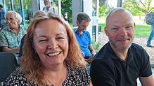 Susanne Müller aus Murg mit Rüdiger Pretsch bei der Informationsveranstaltung zu Elektrifizierung der Hochrheinbahn in Wallbach, am 17. ...