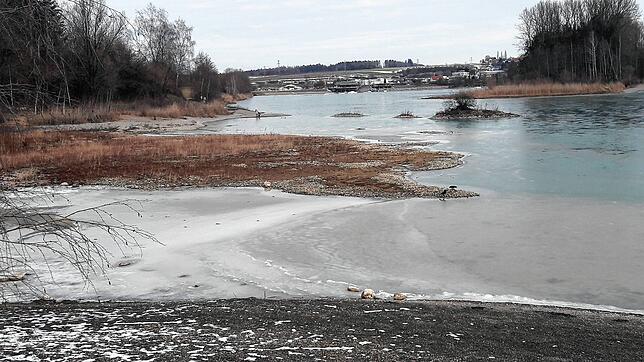 Der See verlandet zusehends.