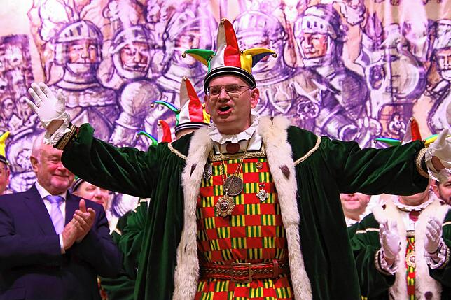 Bild 26: Der Beklagte ist da: Feierlicher Empfang für Wolfgang Kubicki im Bürgerhaus