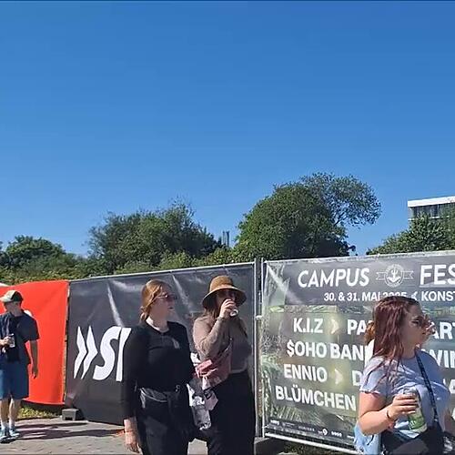 Abfahrt vom Camping zum Campus-Festival