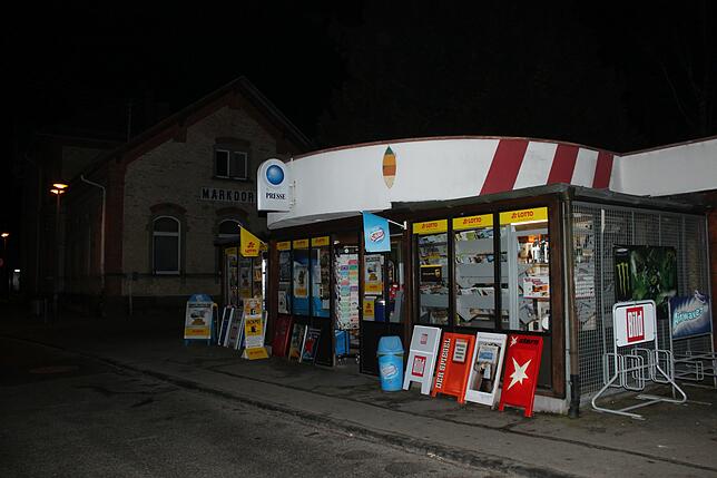Bild 4: Ein Kiosk-Tag auf viermetersiebzig Kassenbon ablesbar