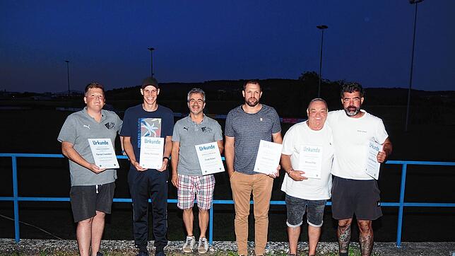 Die Geehrten beim SV Altenburg (von links): Patrick Frommherz, Florian Hierholzer, Frank Ricken, Achim Schmitt, Michael Fink und David ...