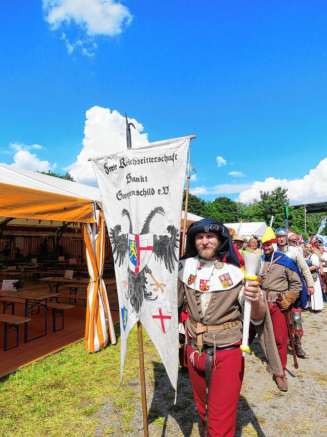 Bild 35: Festbeginn in Brigachtal: Viel Remmidemmi bei der 38. Auflage des Brigachtaler Dorffestes