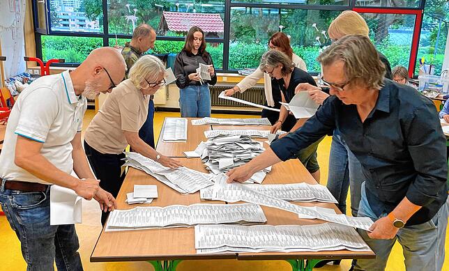 In der Burgbergschule wurde nach 18 Uhr begonnen, die Europawahl auszuzählen.