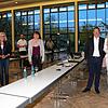 Abschied vom Gemeinderat mit einem letzten Blick in die Immendinger Donauhalle und auf das Rathaus im Hintergrund: Bürgermeister Markus ...