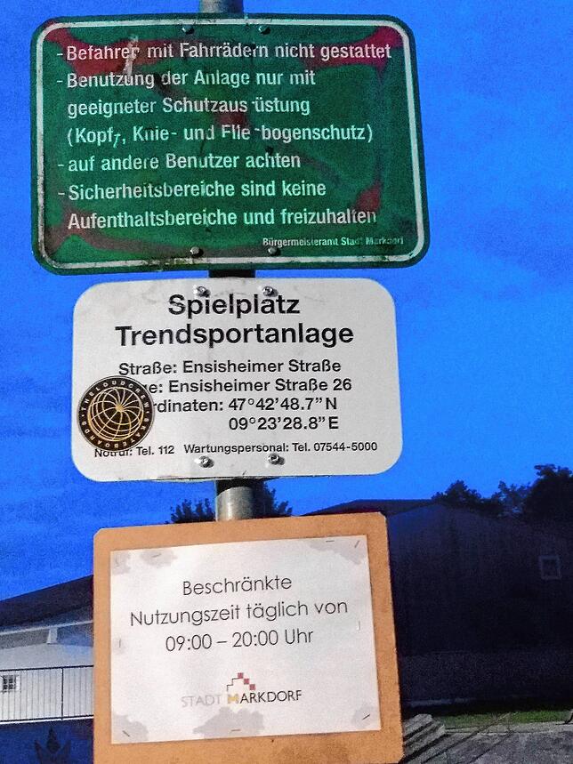 Der Hinweis auf die beschränkte Nutzungszeit – ein aufgetackertes Blatt Papier wie auf dieser Aufnahme zu sehen – existiert ...