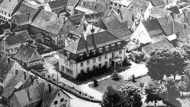 Das ehemalige Krankenhaus auf dem Platz des früheren Schlosses in Geisingen. Die Aufnahme ist etwa 60 Jahre alt. Das Krankenhaus wurde ...