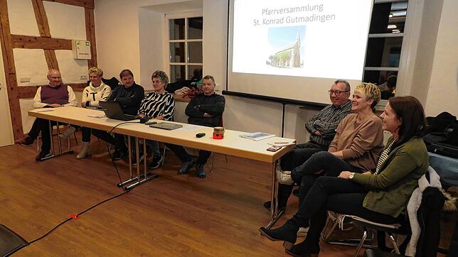 Bei der Pfarrversammlung (v.l.): Pfarrer Adolf Buhl, Katrin Wegner, Norbert Deutsch, Heidrun Münzer, Claus Limberger, Gerhard Glunk, ...