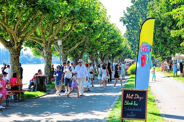 Bild 5: Alle Generationen feiern beim Konstanzer Seenachtfest 2025 gemeinsam