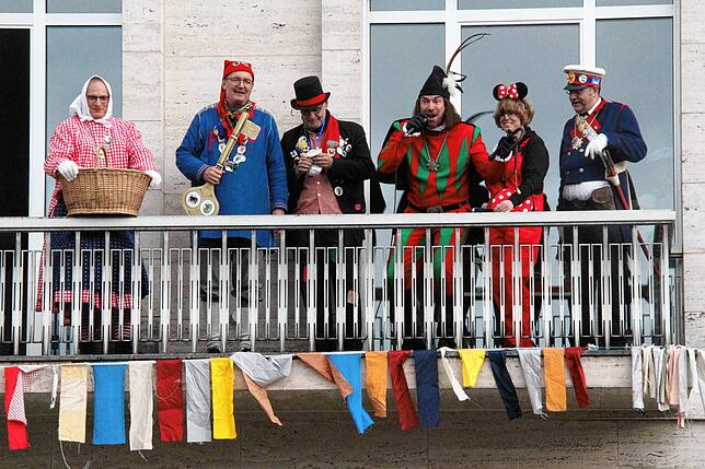 Bild 28: Jetzt haben die Poppele das Sagen: Die besten Bilder vom Rathaussturm in Singen