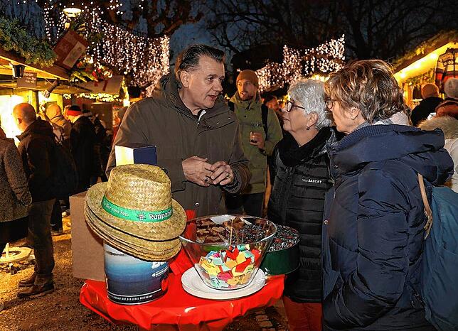 Bild 8: Der Hincooker backt für die Konstanzer Tafel: Bilder der Spendenaktion auf dem Weihnachtsmarkt