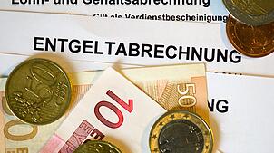 Stimmt etwas nicht bei der Gehaltsabrechnung, gibt es Möglichkeiten, die Zweifel zu klären. Man muss sich dabei allerdings an eine ...