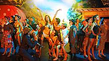 Szene aus dem Musical „Bikini-Skandal“. Das von Gloria-Intendant Jochen Frank Schmidt geschriebene und von seinem Kompagnon ...